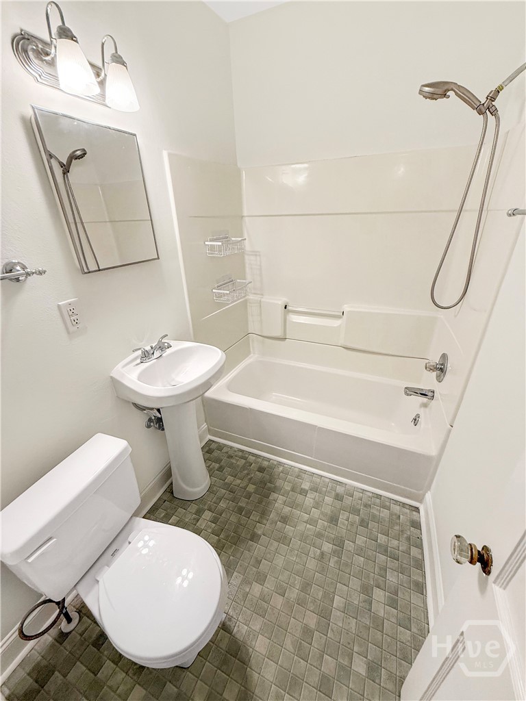 155 Windsor Court Property Photo 14