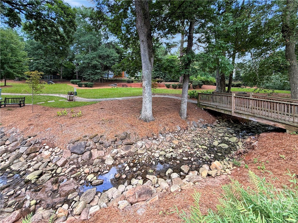 155 Windsor Court Property Photo 20