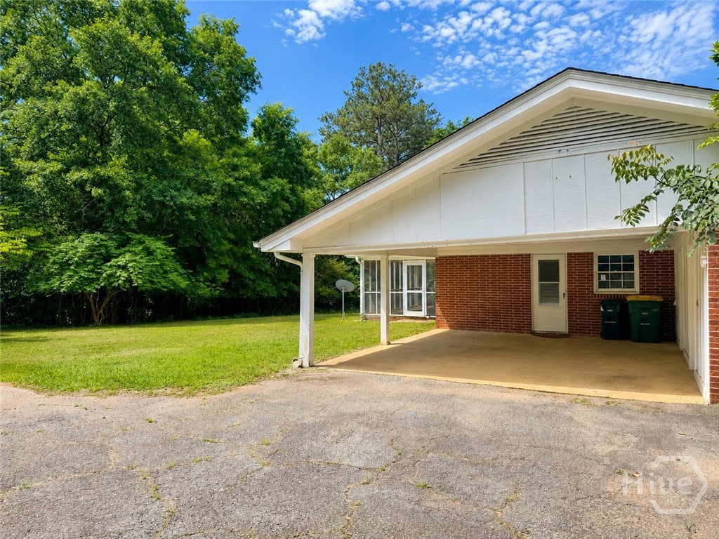 560 Riverview Road Property Photo 2