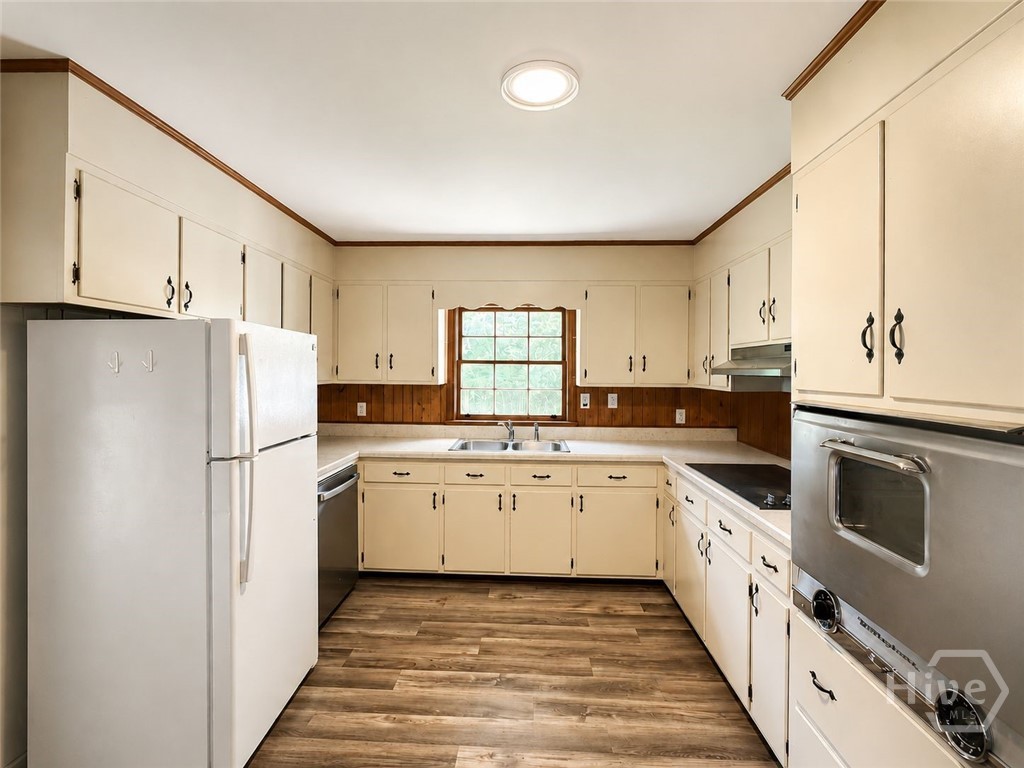 560 Riverview Road Property Photo 4