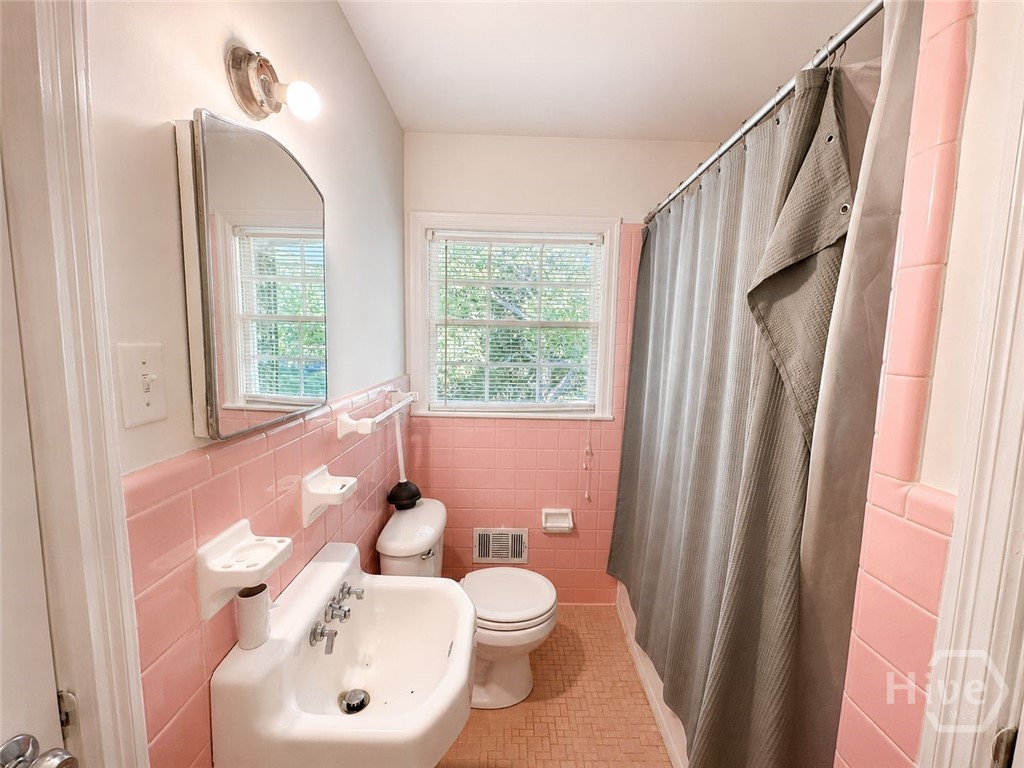 560 Riverview Road Property Photo 5