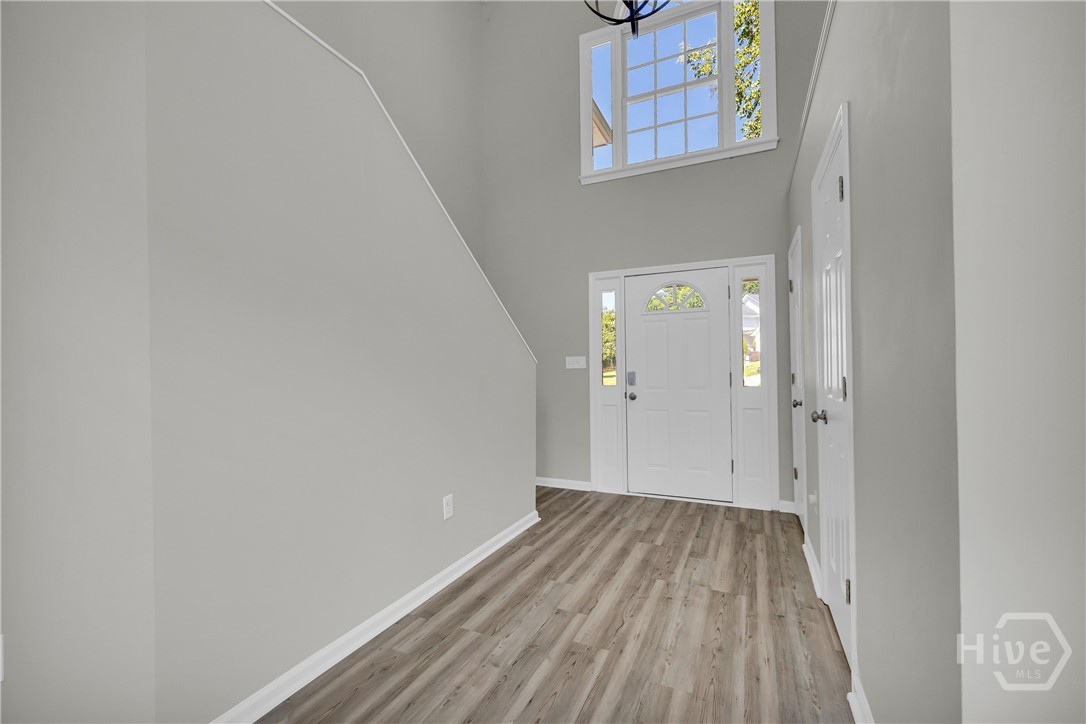 165 Cambridge Drive Property Photo 8