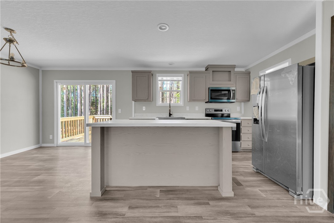 848 Swilling Road Property Photo 4