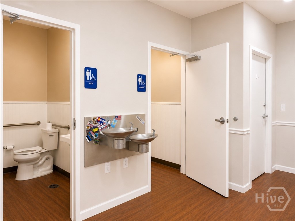 250 Carriage Lane Property Photo 6