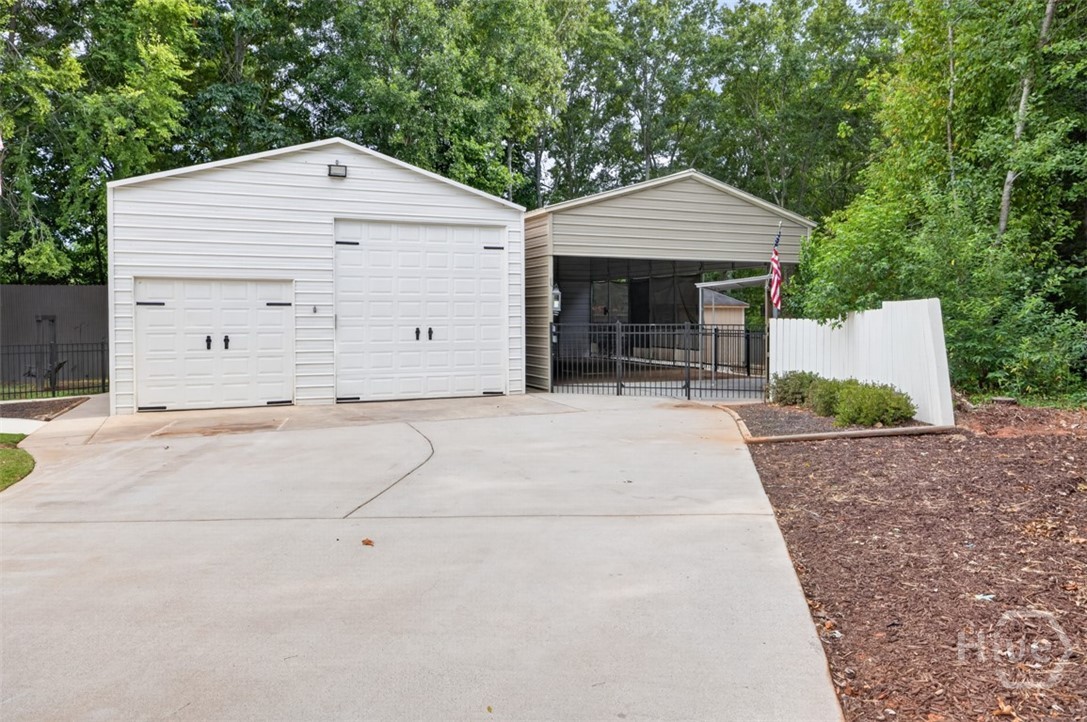 82 Flintstone Road Property Photo 4