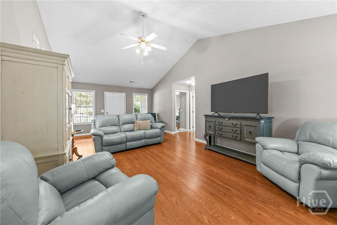 123 Azalea Drive Property Photo 6