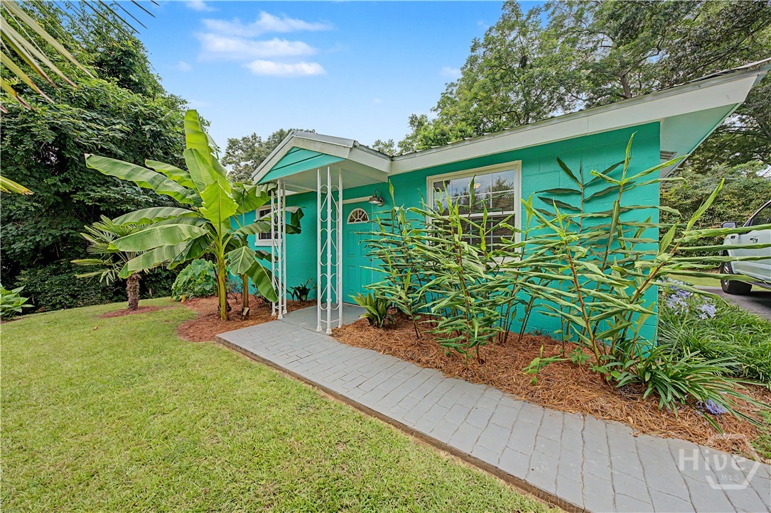 559 Pulaski Street Property Photo 3