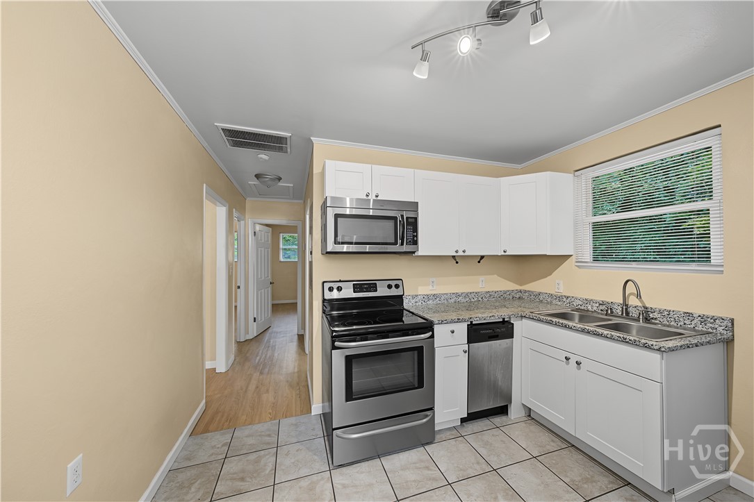 559 Pulaski Street Property Photo 11