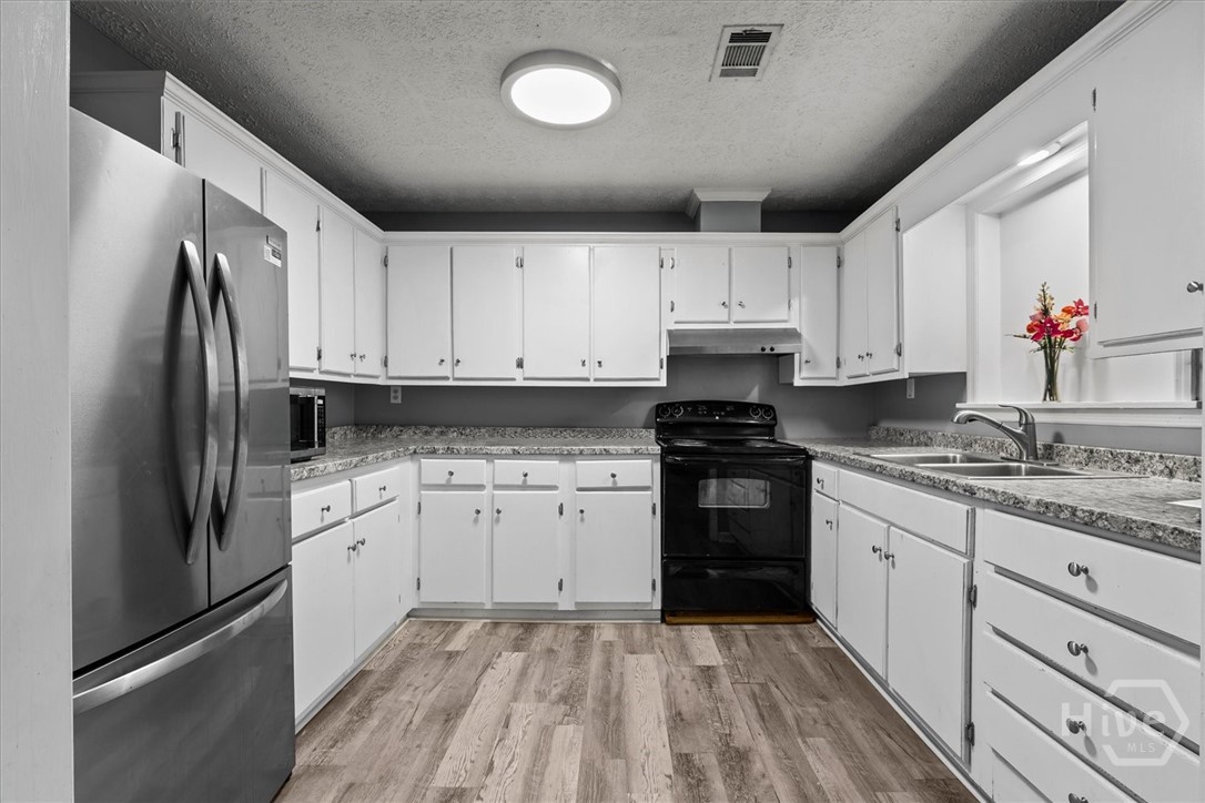 566 Shadowmoor Circle Property Photo 14