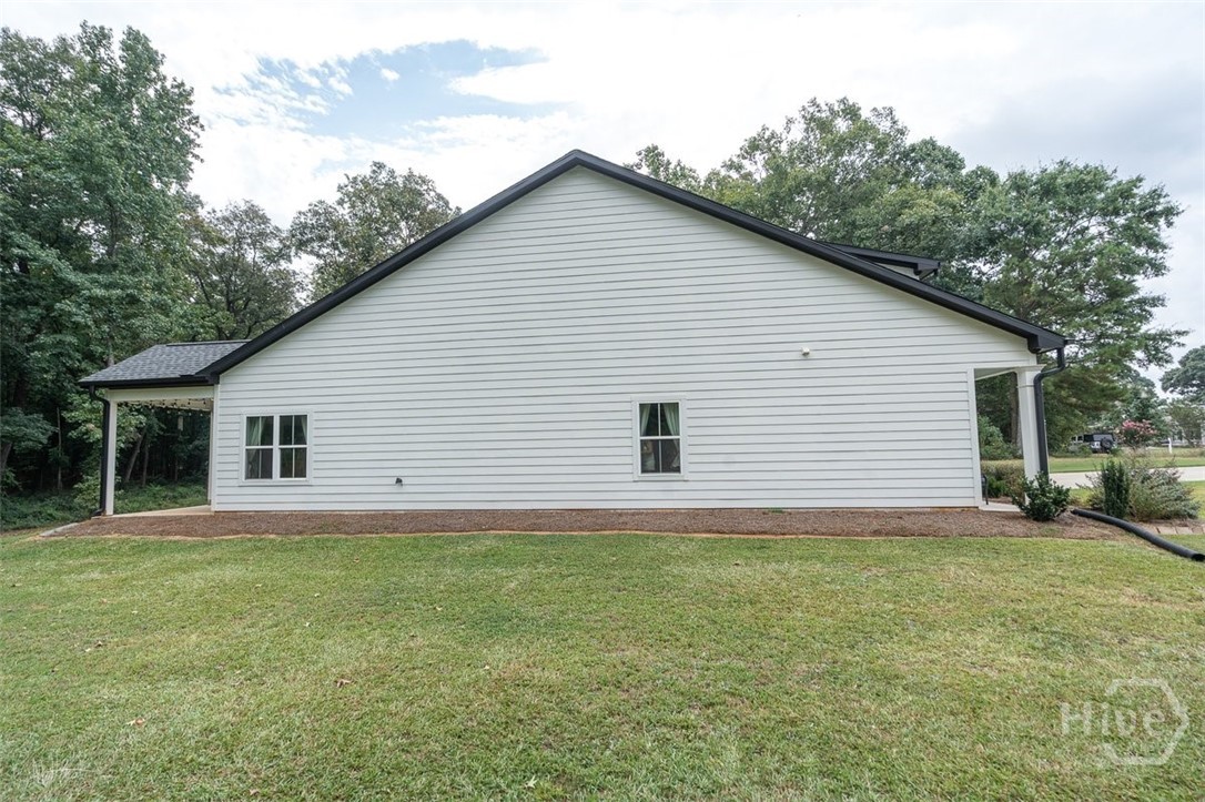 212 Live Oak Ln Property Photo 4