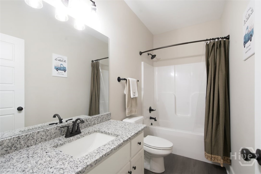 212 Live Oak Ln Property Photo 18