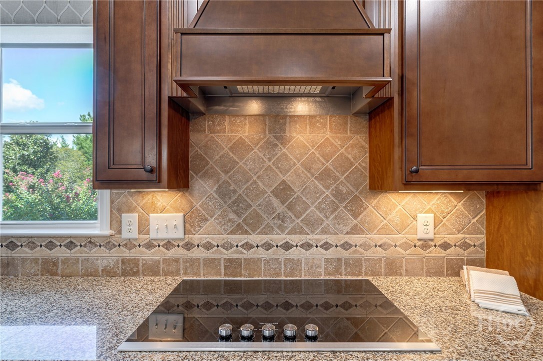 1031 Creekwood Place Property Photo 10