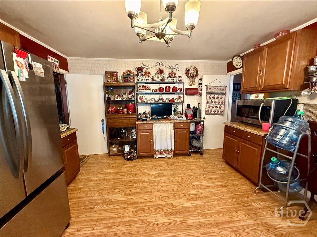279 W Tate Street Property Photo 4