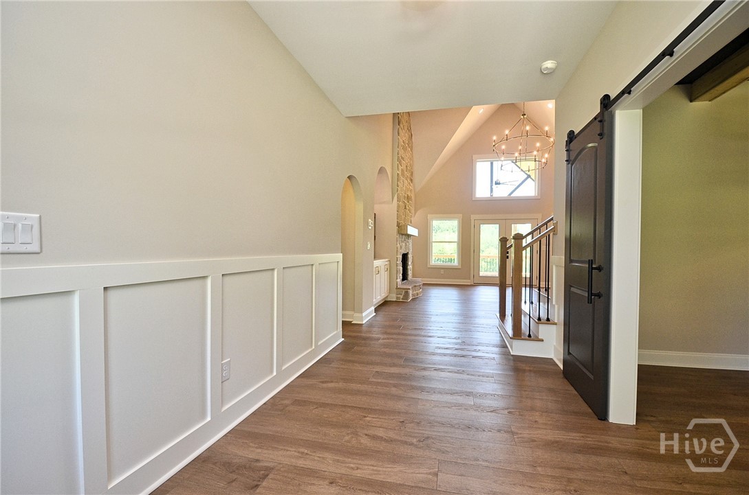 810 North Hampton Way Property Photo 5