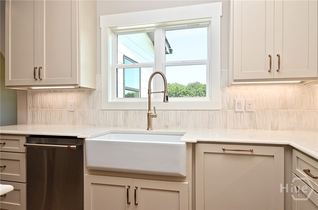 810 North Hampton Way Property Photo 22