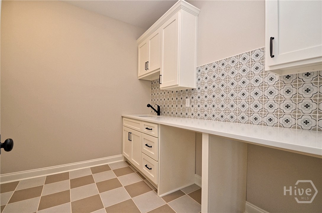 810 North Hampton Way Property Photo 26
