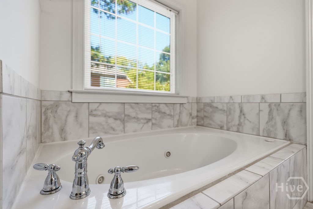 1070 Crabapple Circle Property Photo 17