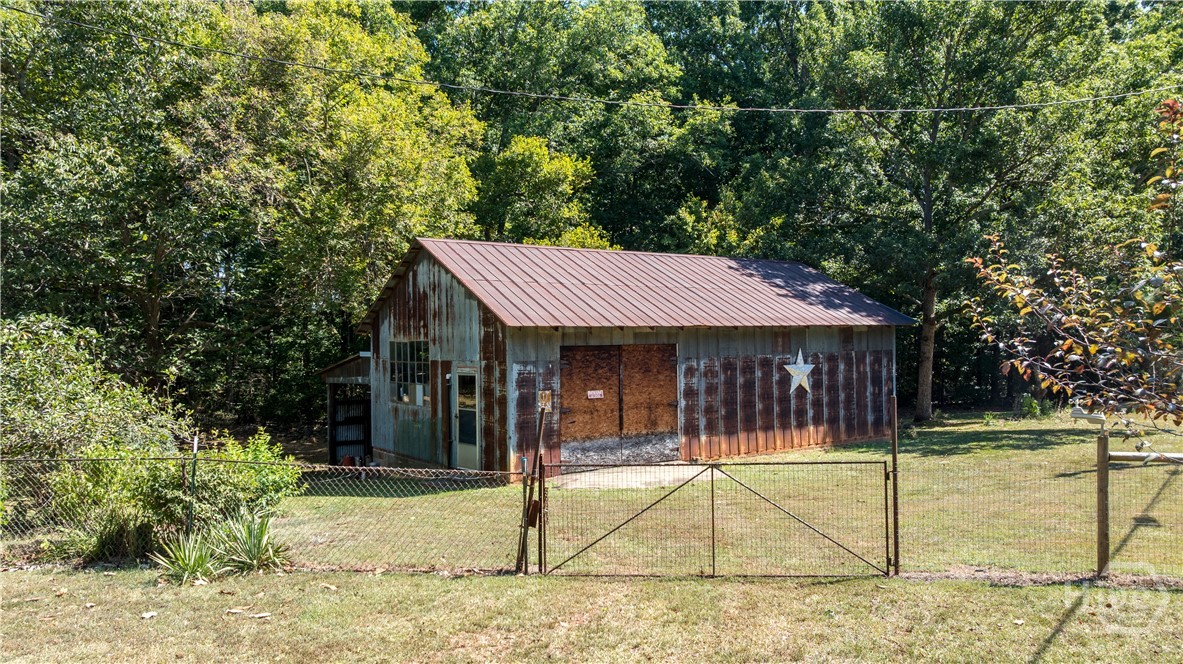 2045 Ila Road Property Photo 2
