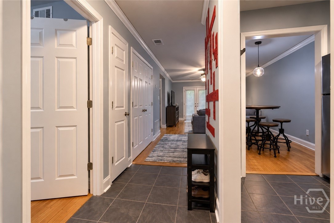 1055 Baxter Street 406 Property Photo 2