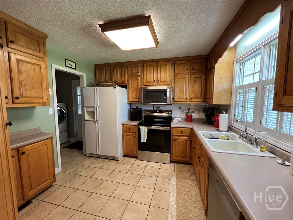 476 Clover Ave Property Photo 18