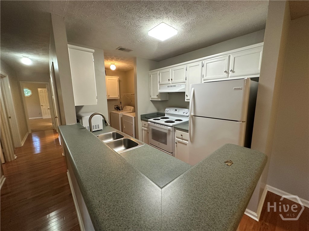 200 Downing Way H Property Photo 2