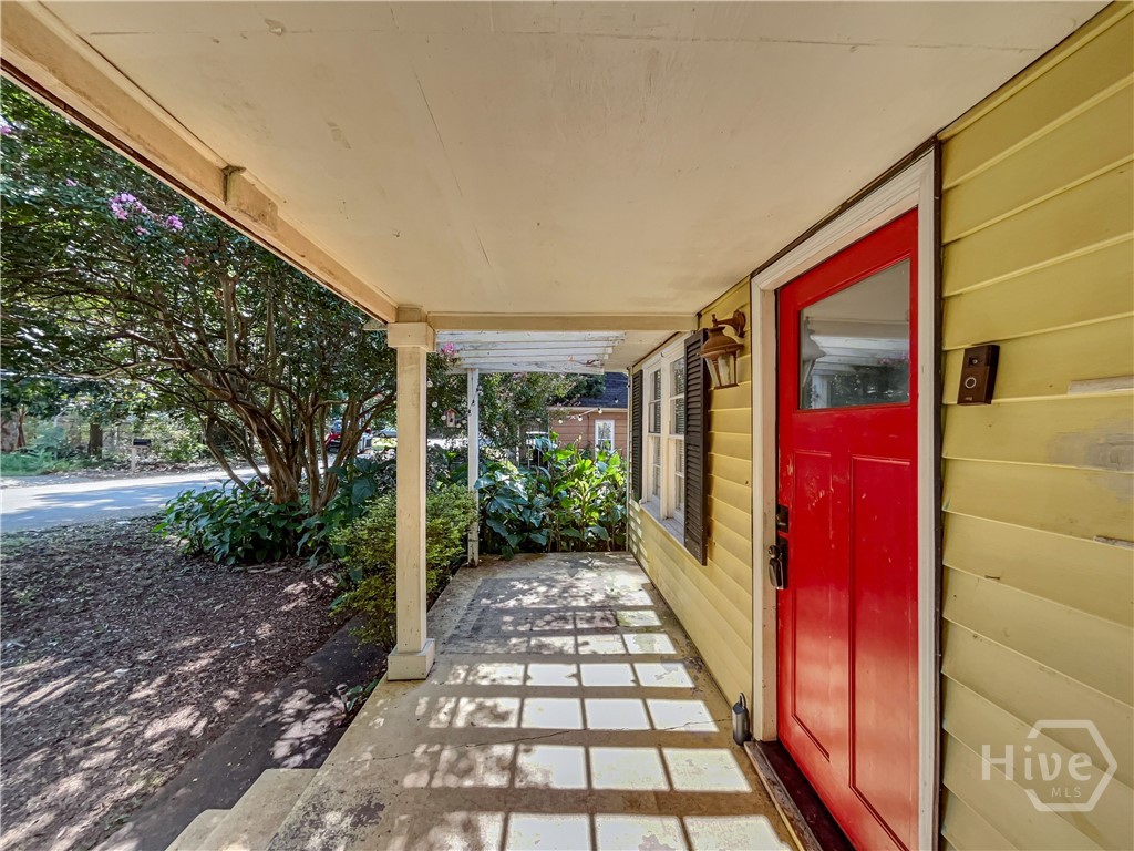 1748 E Broad Street Property Photo 4