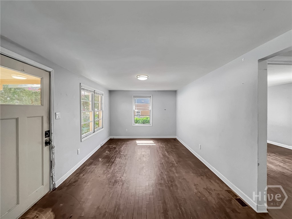 1748 E Broad Street Property Photo 5