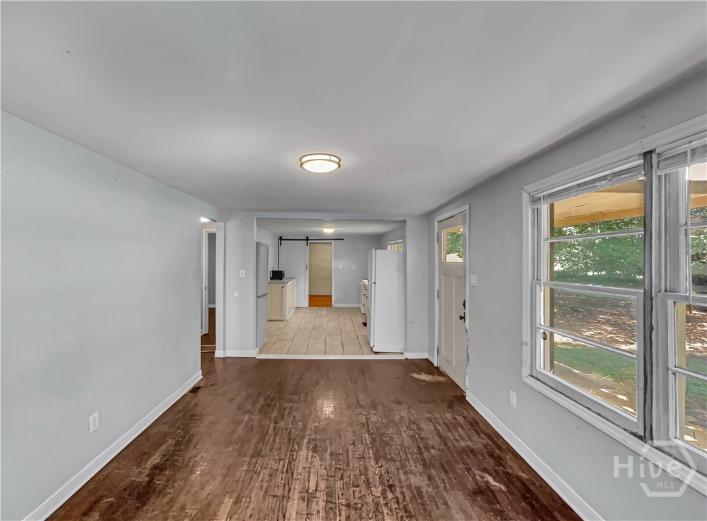 1748 E Broad Street Property Photo 6