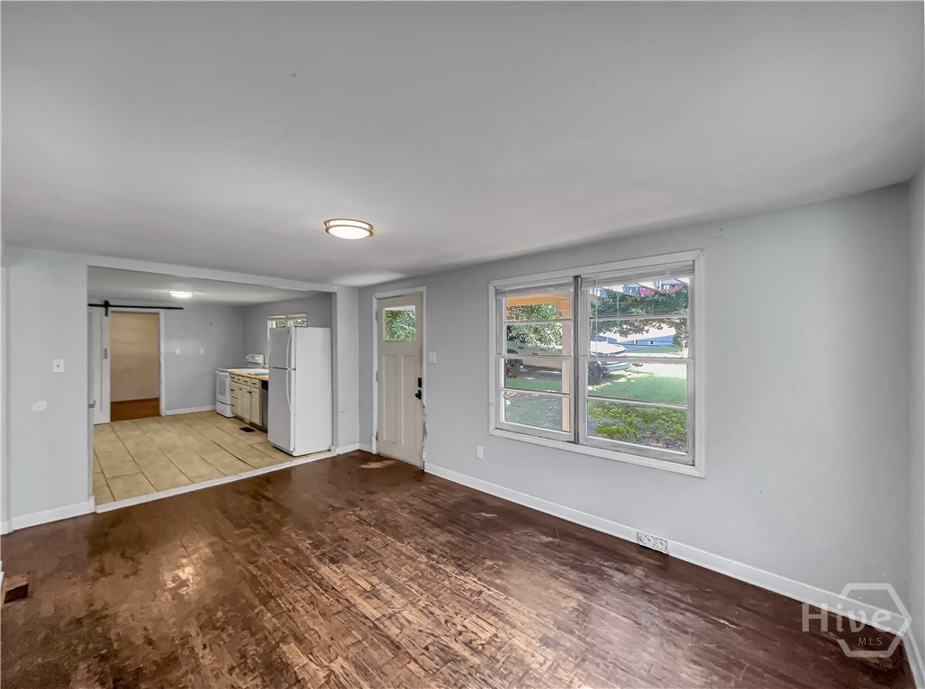 1748 E Broad Street Property Photo 7