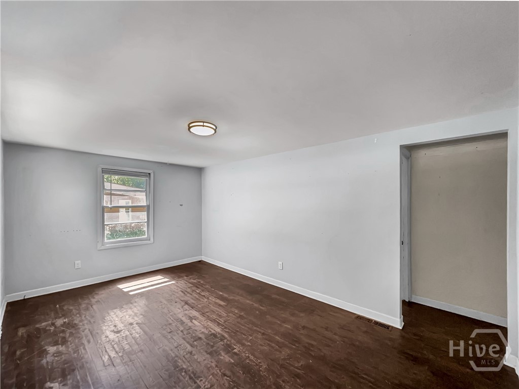 1748 E Broad Street Property Photo 8