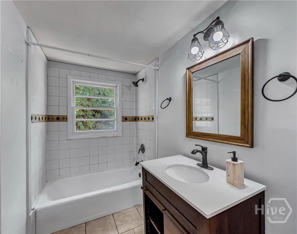1748 E Broad Street Property Photo 16