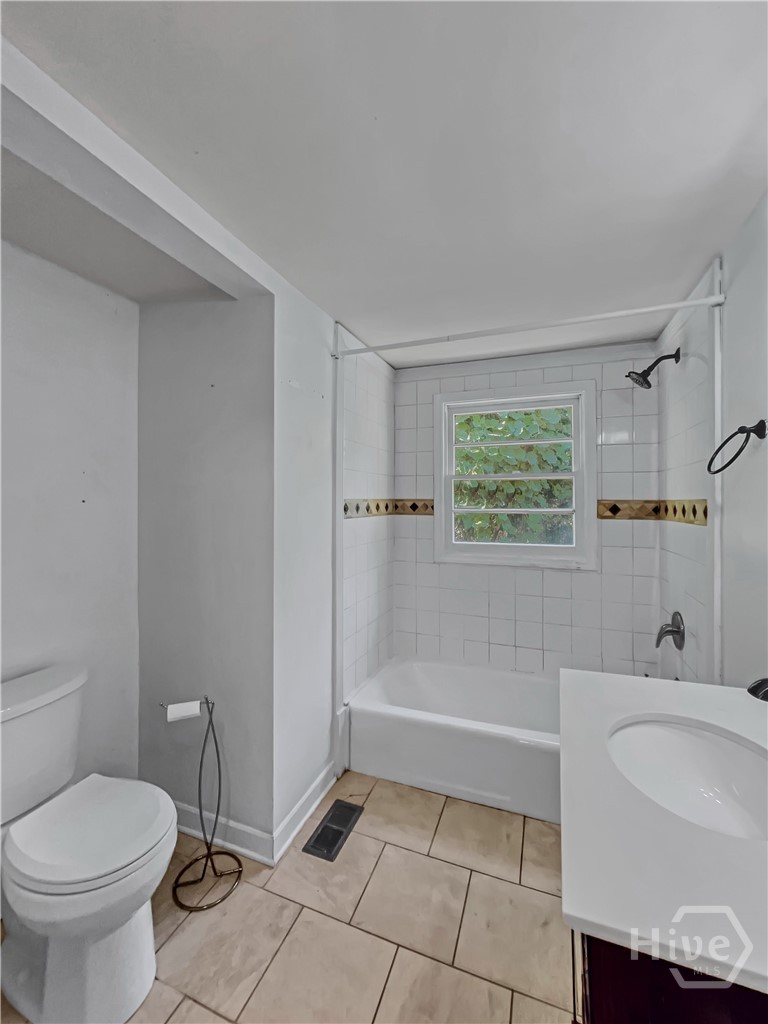 1748 E Broad Street Property Photo 17