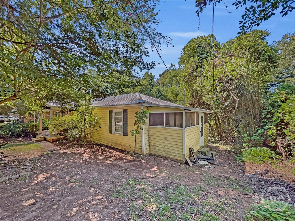 1748 E Broad Street Property Photo 23