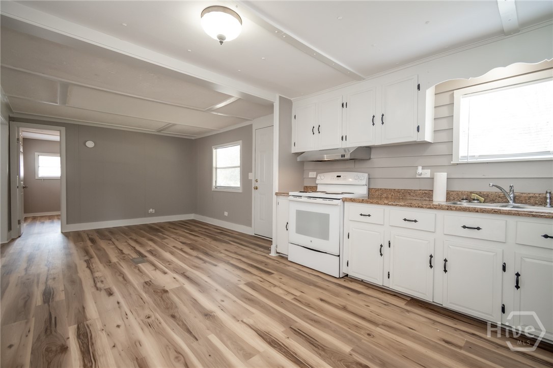 146 Amberly Drive Property Photo 11