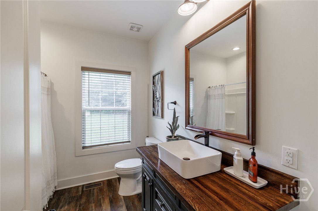 930 James Holcomb Road Property Photo 29