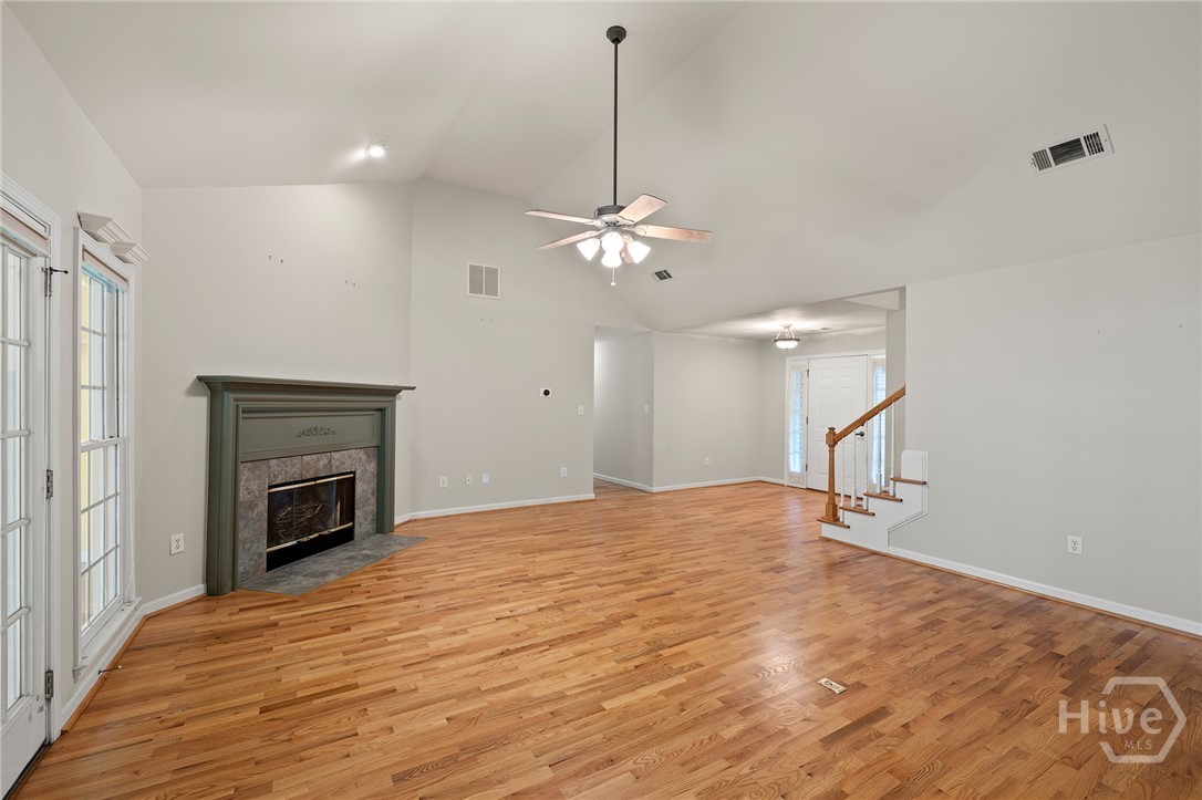220 Meadow Creek Drive Property Photo 3