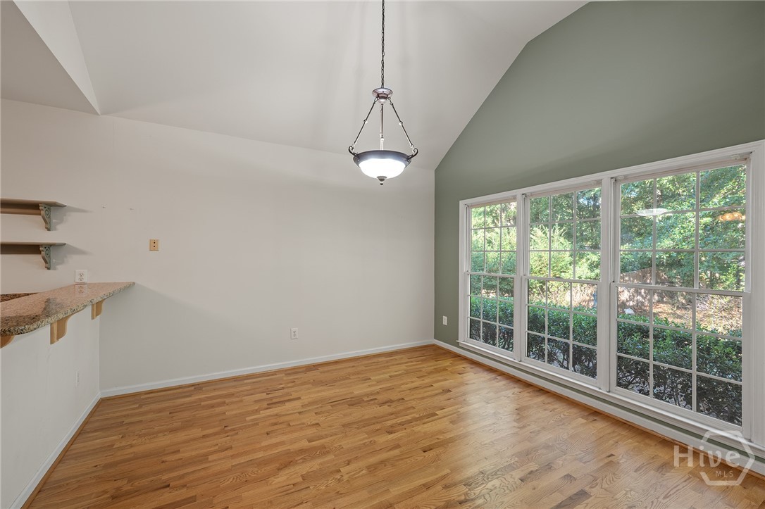 220 Meadow Creek Drive Property Photo 8