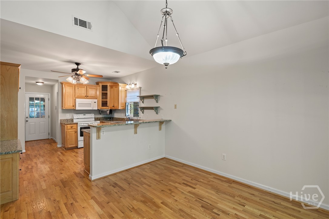 220 Meadow Creek Drive Property Photo 9