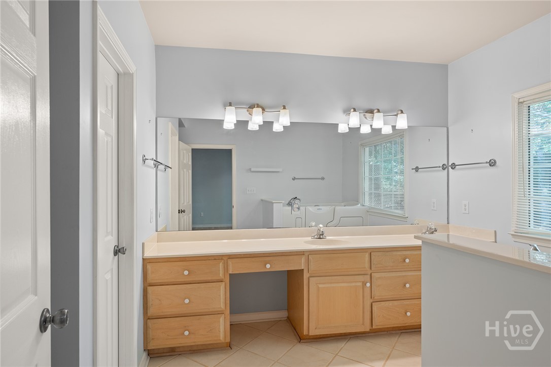 220 Meadow Creek Drive Property Photo 14