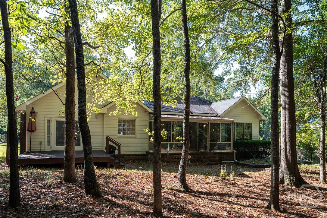 220 Meadow Creek Drive Property Photo 28