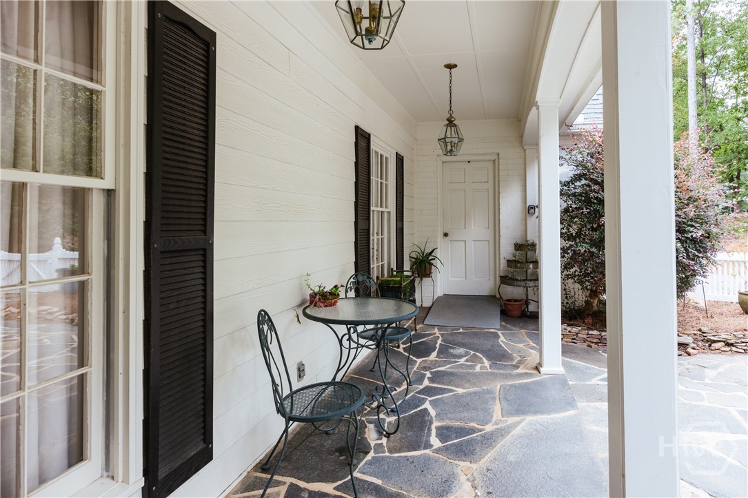 198 Xavier Drive Property Photo 4