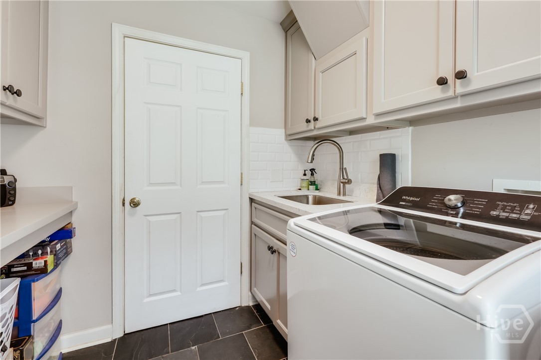 198 Xavier Drive Property Photo 28