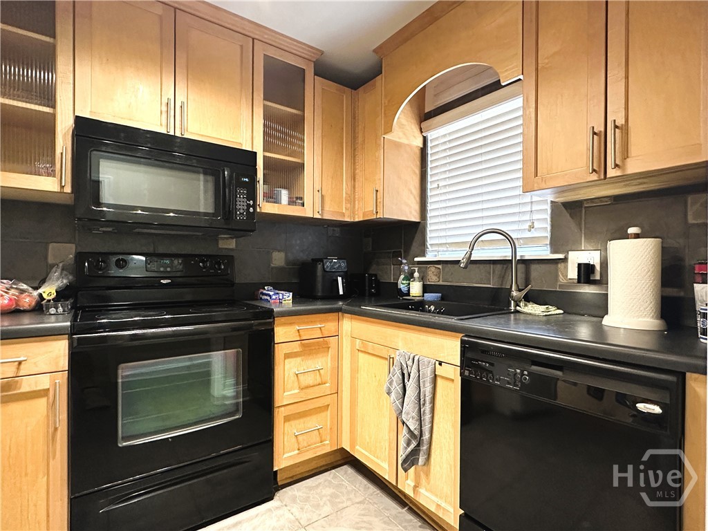 1055 Baxter Street Property Photo 5