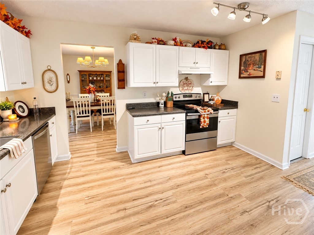 60 Aberdeen Court Property Photo 16