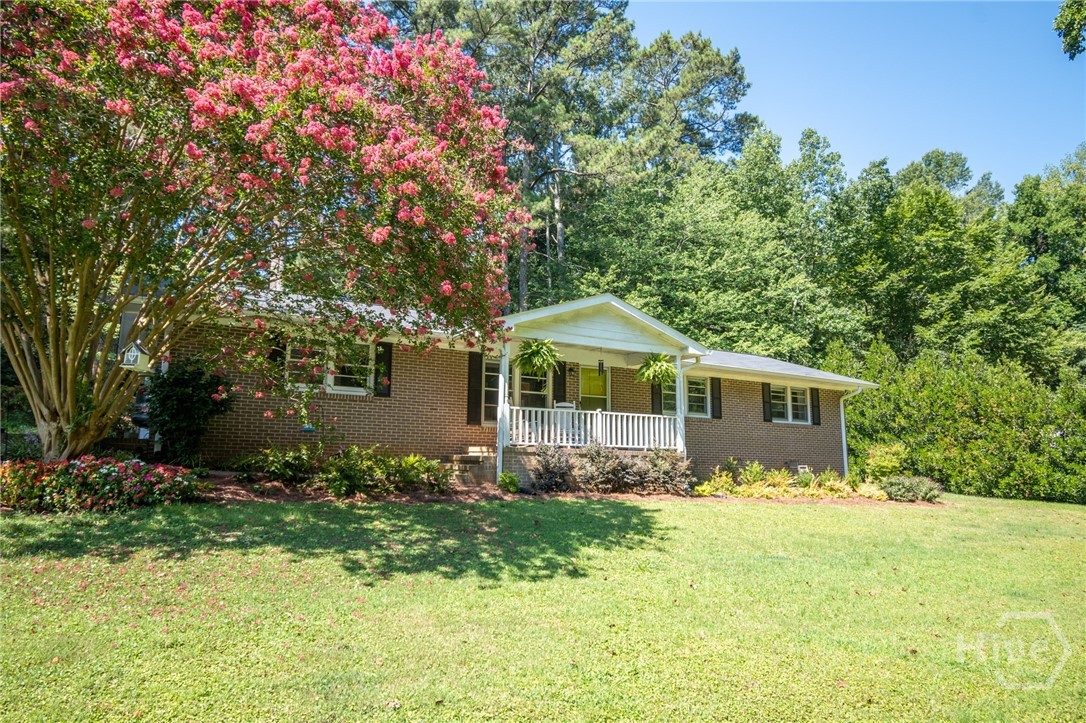 192 Brownwood Drive Property Photo 1