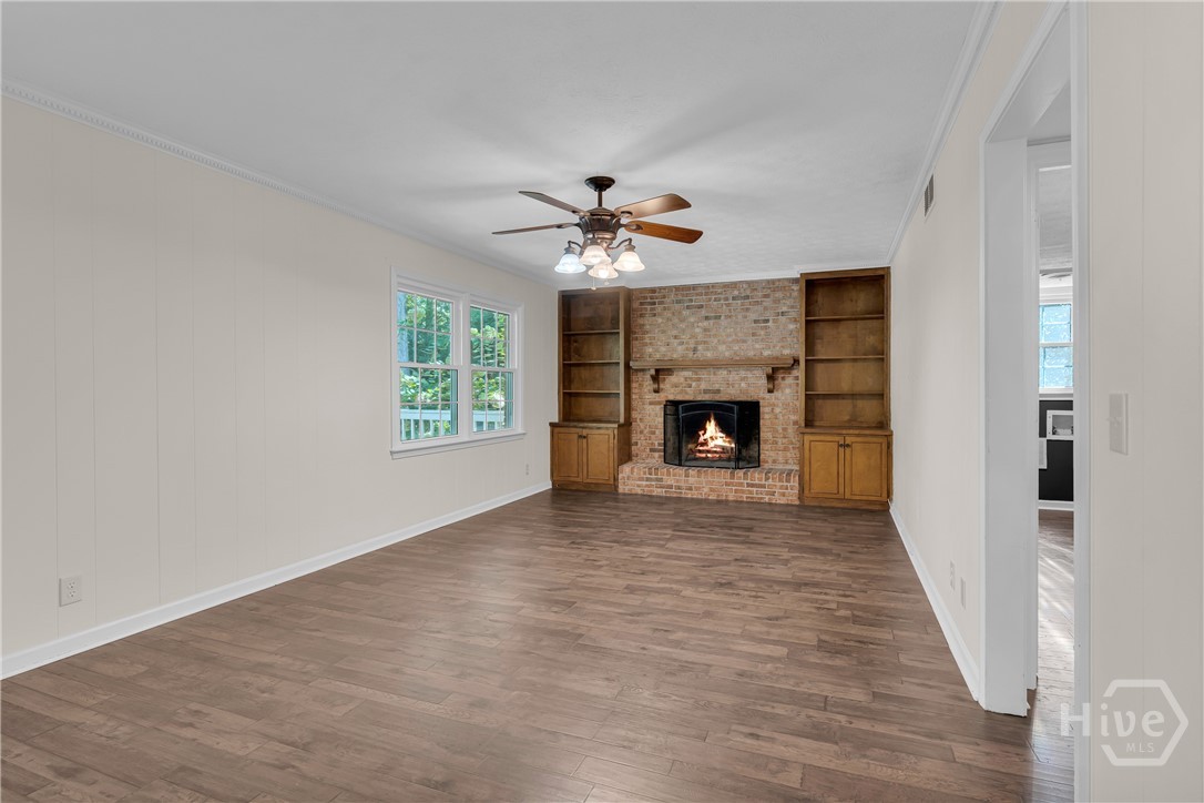 832 Sweet Briar Lane Se Property Photo 5