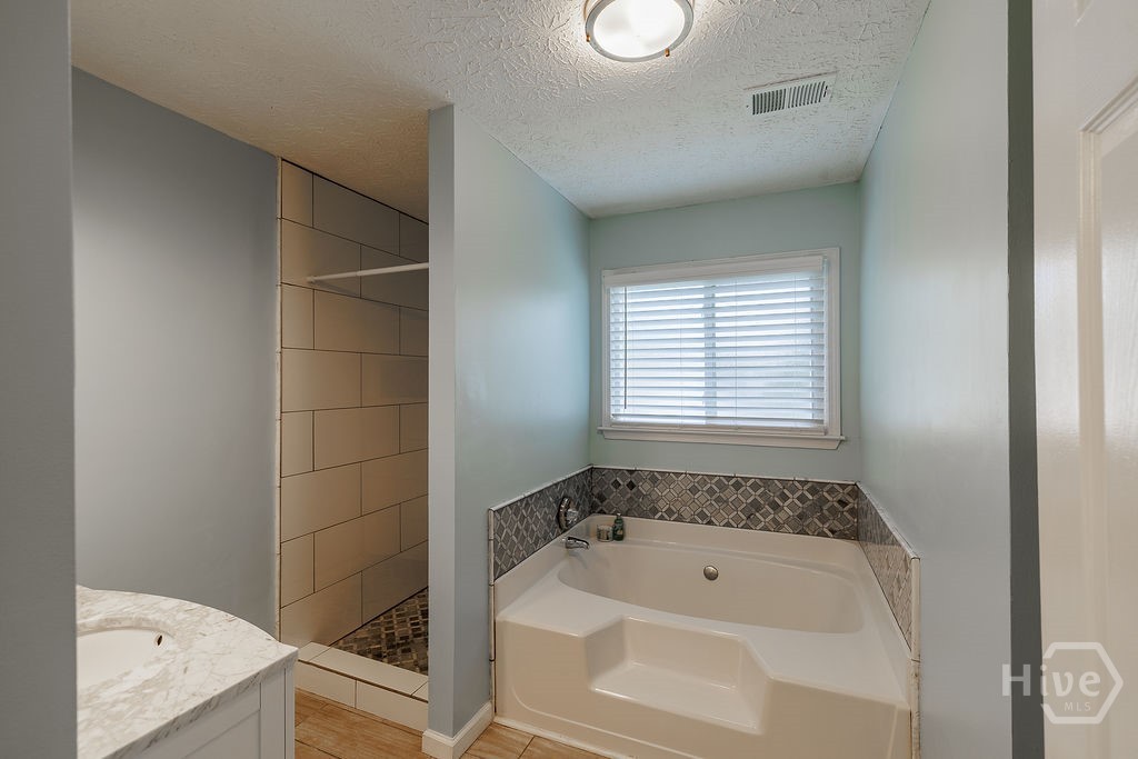 5685 Sugar Crossing Drive Property Photo 20