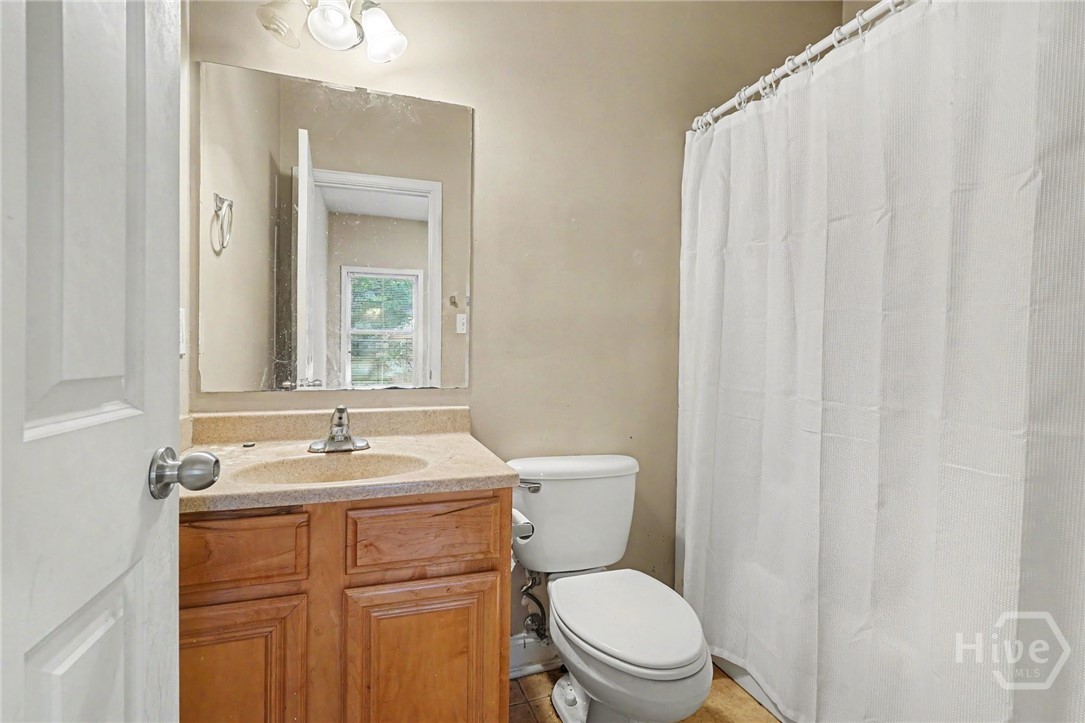 103 E Paces Drive Property Photo 8