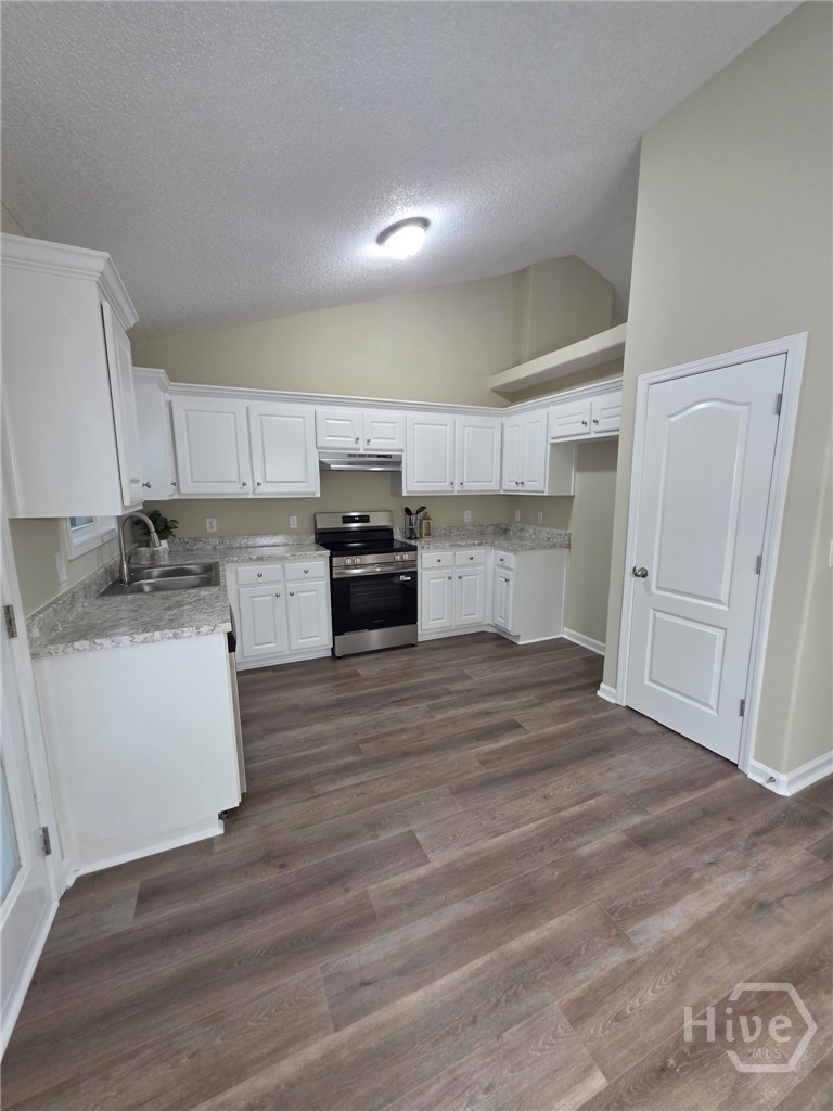153 Glenfield Drive Property Photo 4