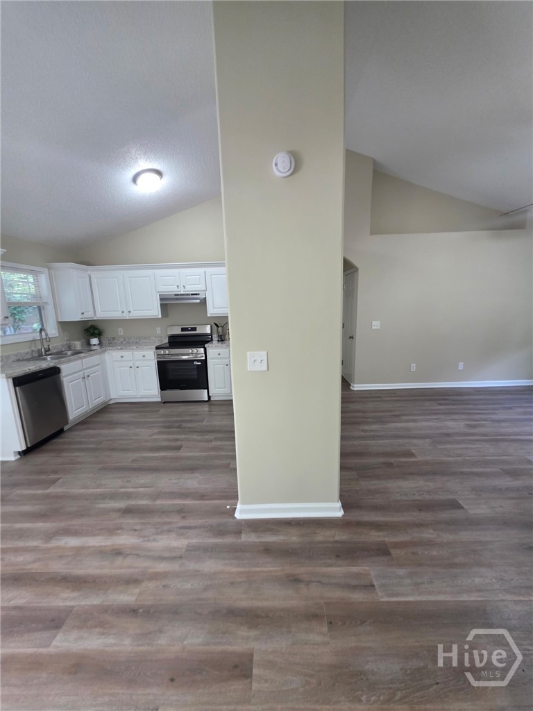 153 Glenfield Drive Property Photo 6